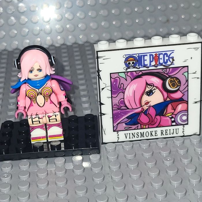 Minifigure / Figurine 🌊 One Piece 🌊 Reiju Vinsmoke - photo numéro 2