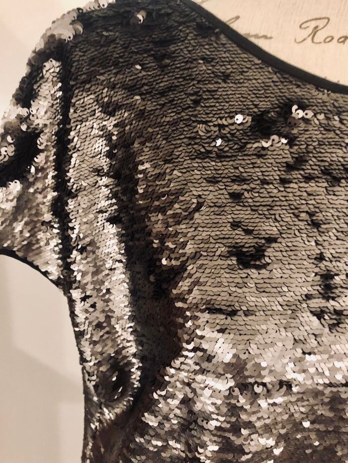 Robe courte pailletée - photo numéro 3