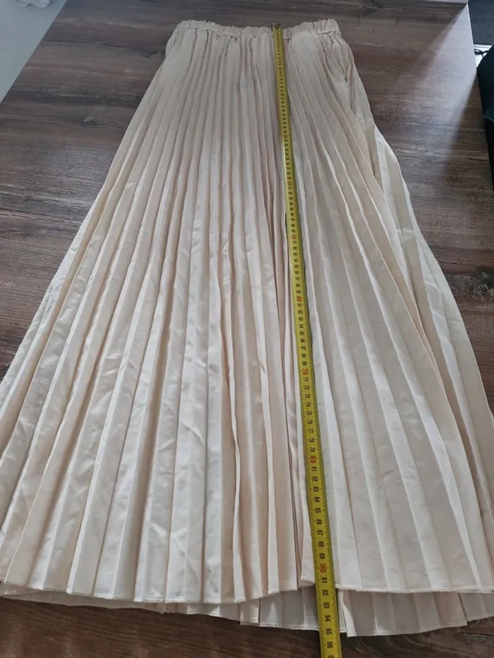 Kupe longue plissée beige taille 38 M excellent état Shein - photo numéro 5