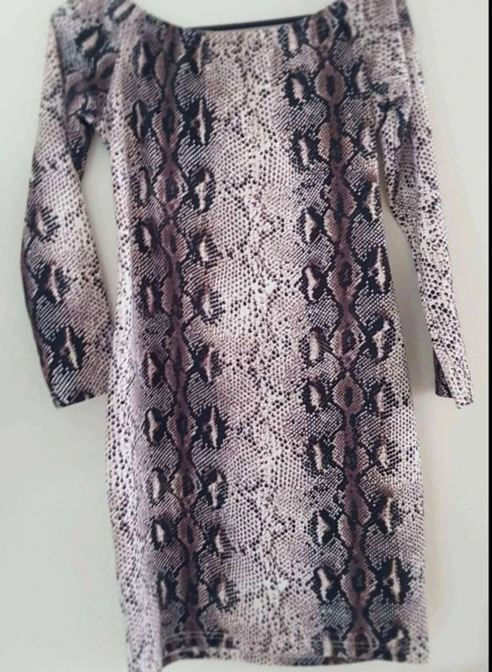 Robe  moulante  taille  40 - photo numéro 4