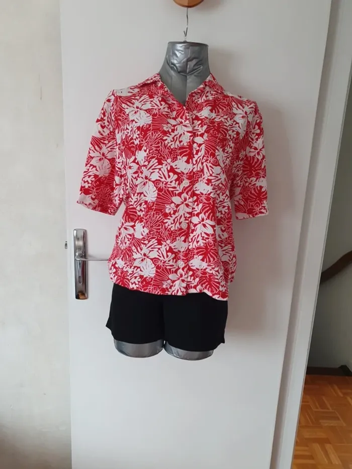 Chemise à motif fleuille