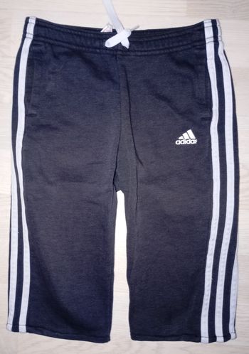 Bermuda noir et blanc Adidas 
T. 9-10 ans