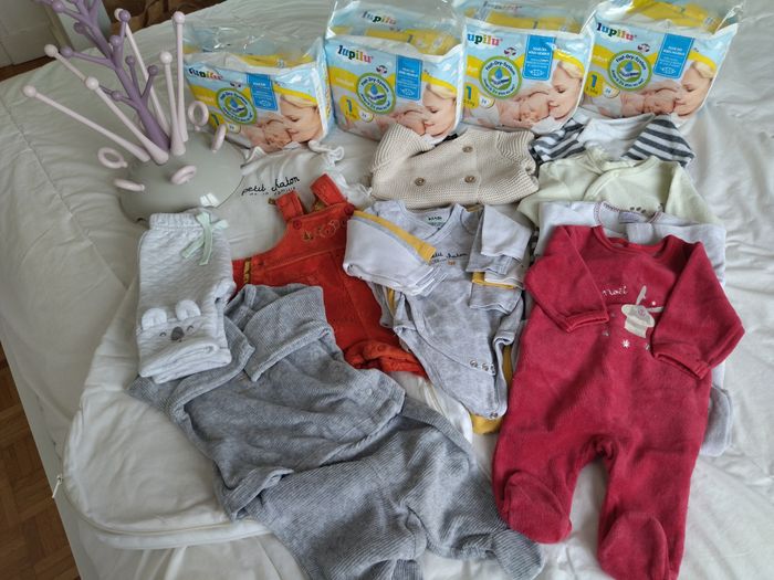 Lot de vêtements bébé 1 mois