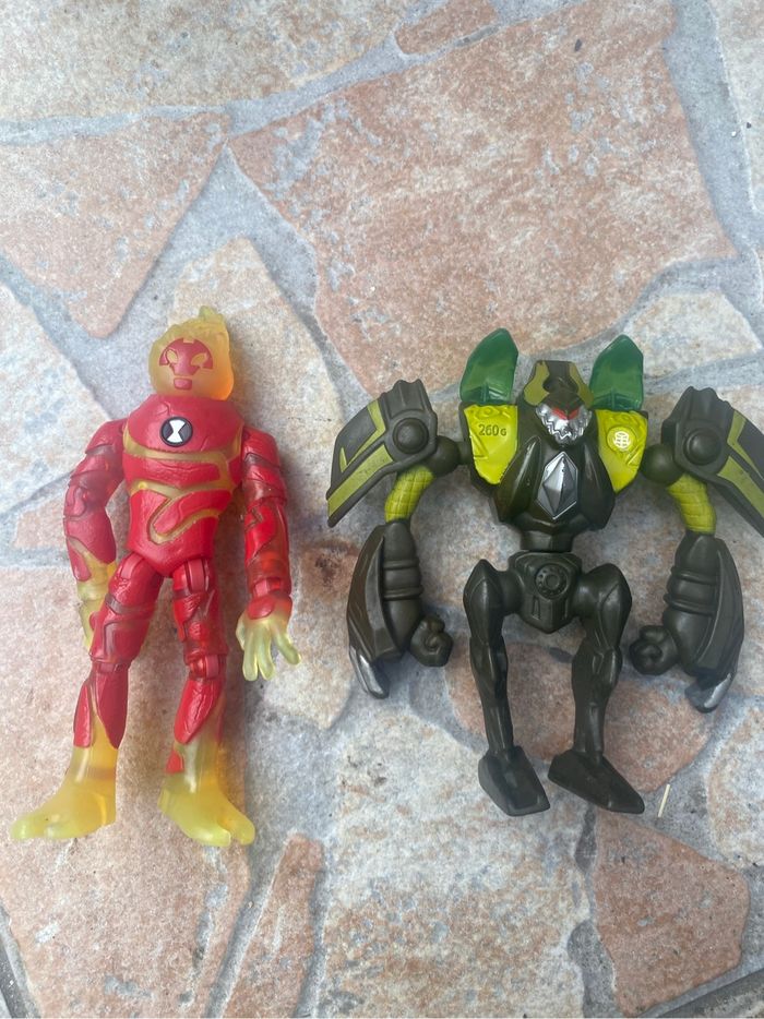 Lot figurines bakugan silent et Ben 10