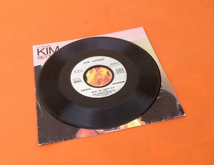Vinyle 45 tours  Kim Carnes  Bettes Davis eyes  (1981) EMI America  2C 008-86.359 - photo numéro 4