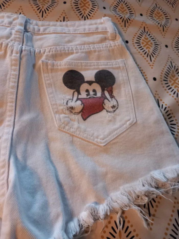 Mini short avec Mickey taille XS - photo numéro 3