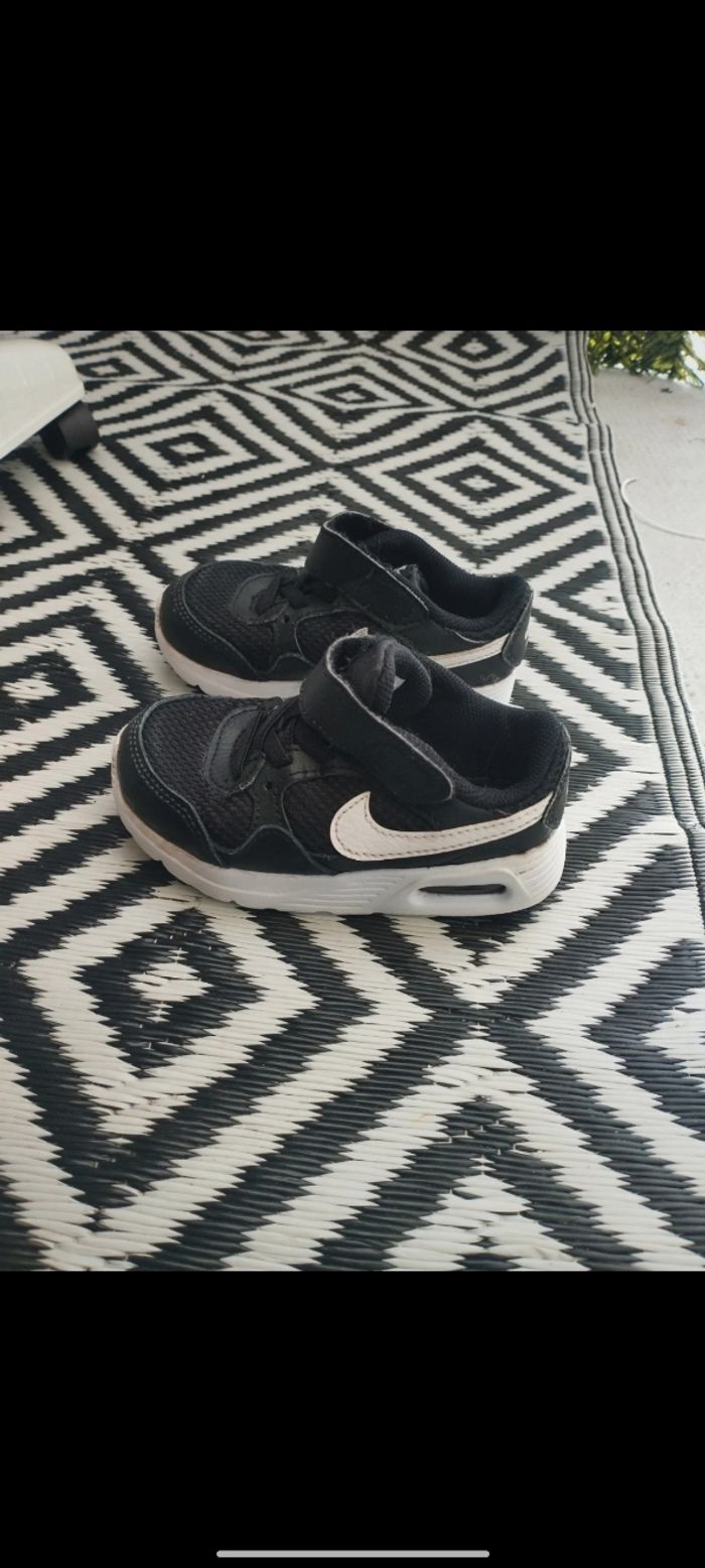Vend basket Nike air - photo numéro 3