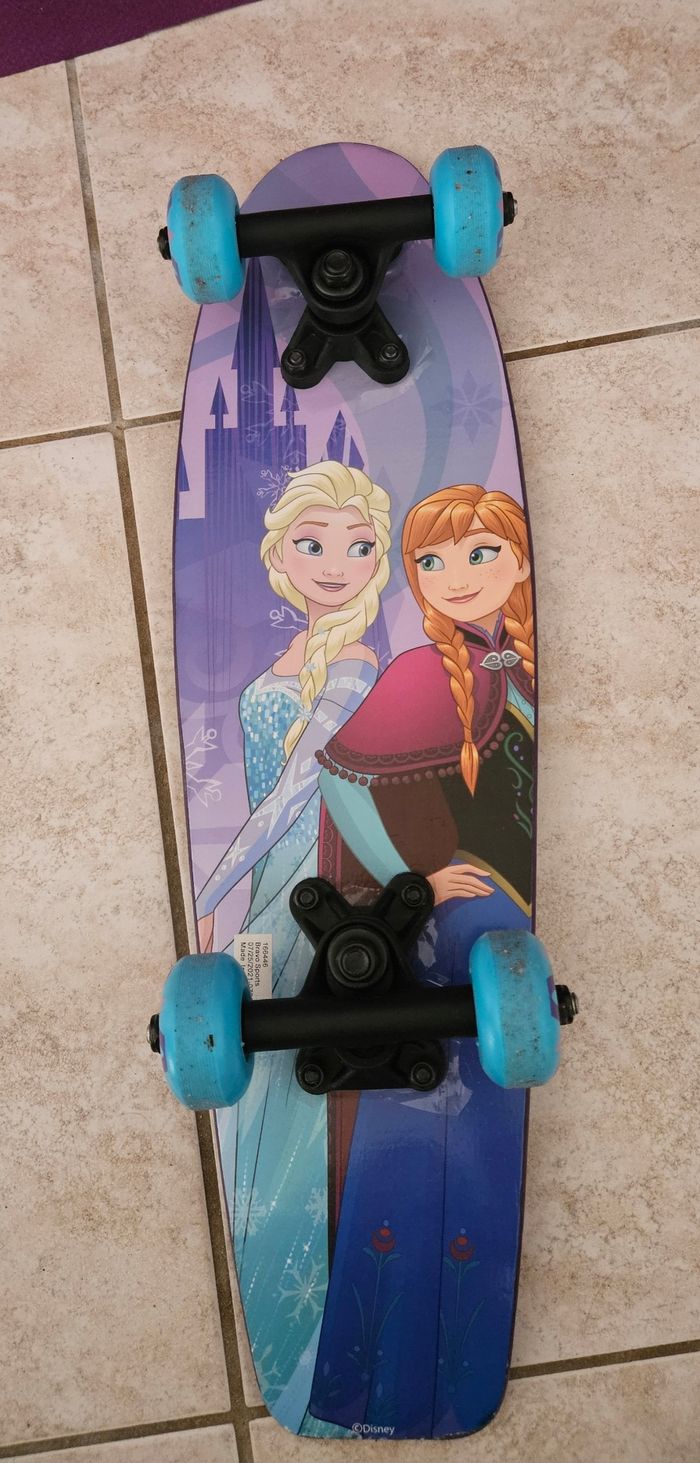Skateboard et accessoires reine des neiges - photo numéro 3