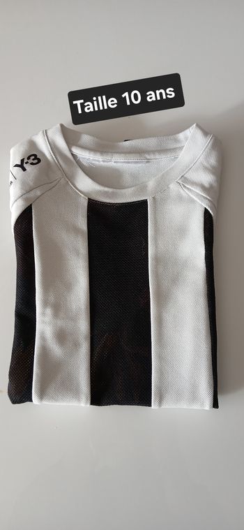 Tee-shirt garçon Taille 10 ans marque Adidas 