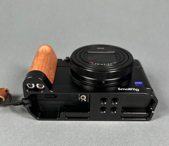 SONY Cyber-shot DSC-RX100 VII M7 Appareil photo numérique Zeiss avec grand pack d'accessoires - photo numéro 5