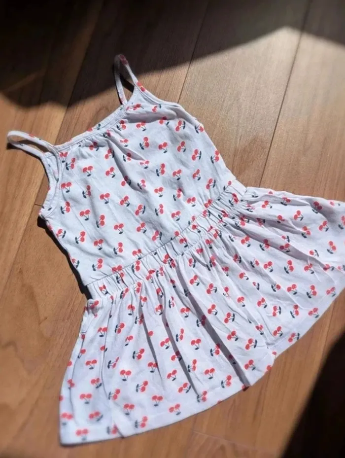Robe bretelles cerises
