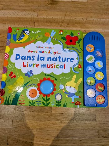 Livre musical et toucher Usborne très bon état
