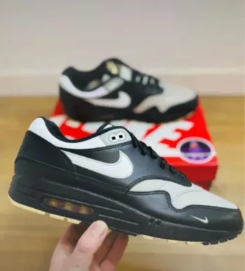 Nike Air Max 1 NBY Nike By You 2023 Black White Mini Swoosh 007 James Bond Taille 47
