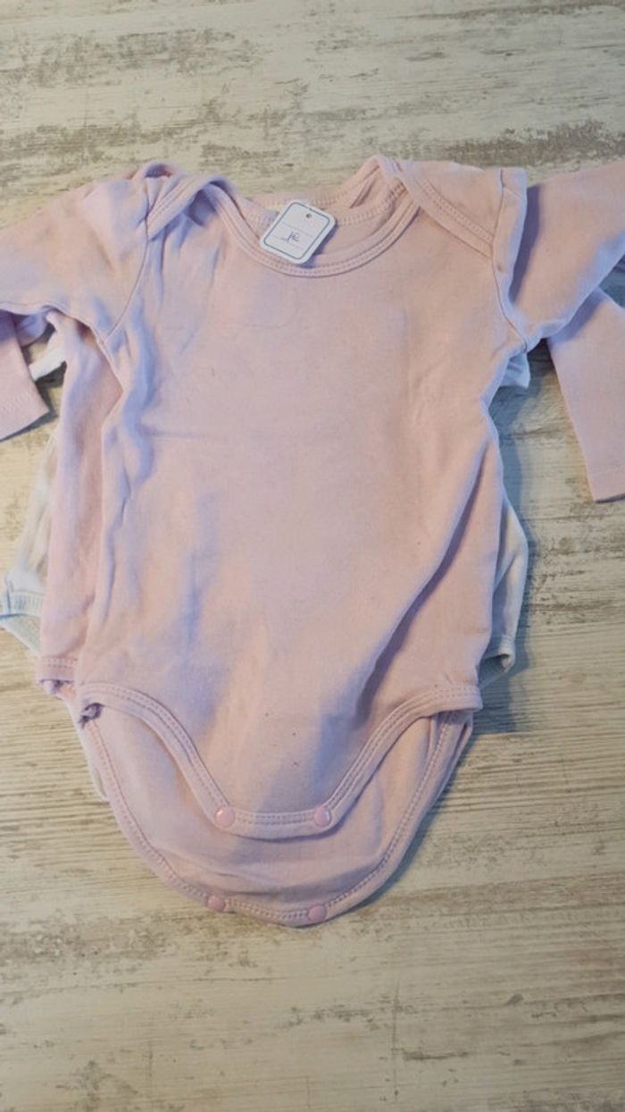 Lot de 12 bodies 12 mois - photo numéro 3