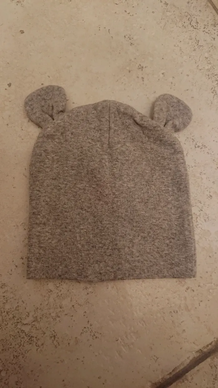 Bonnet gris bébé oreilles d'ours