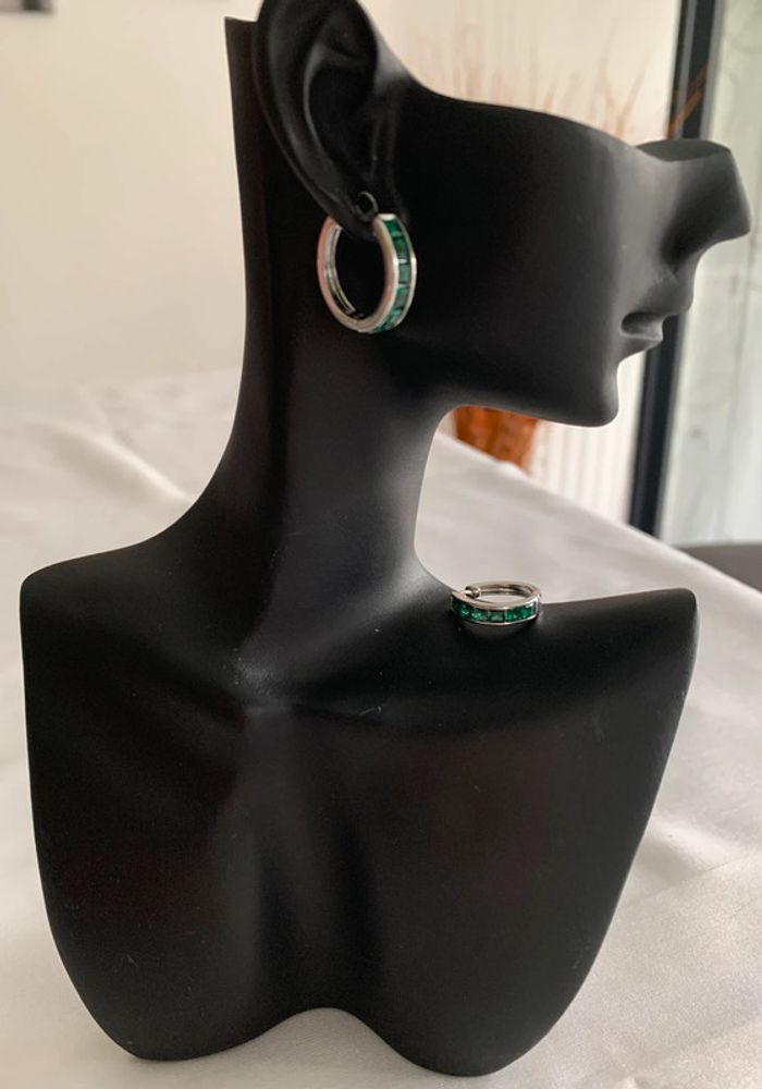 Boucles d’oreilles créoles vertes et argentées 17 mm - photo numéro 2