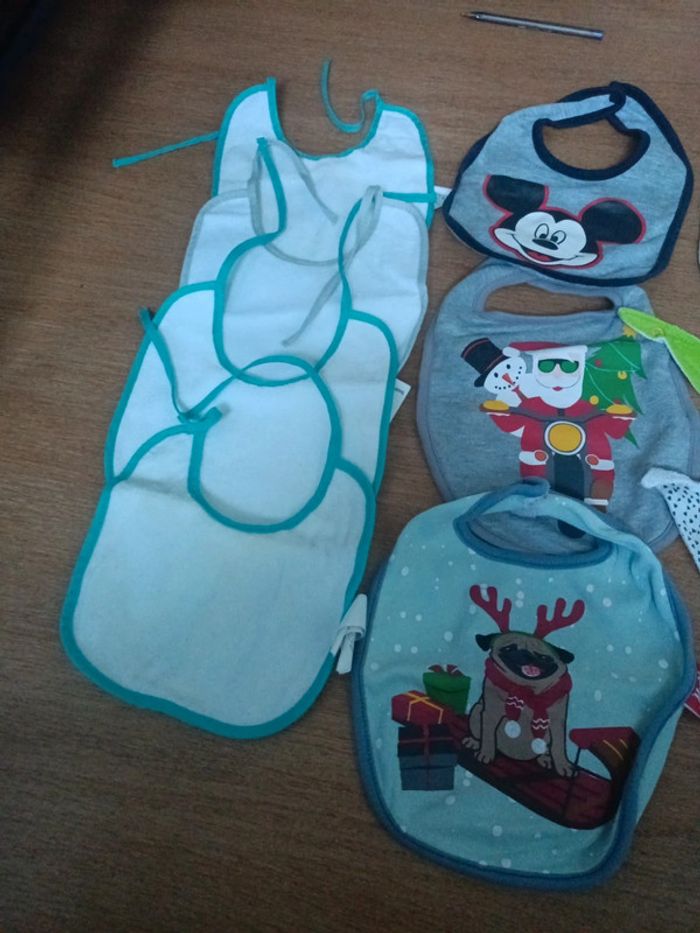 Lot bavoir - photo numéro 2