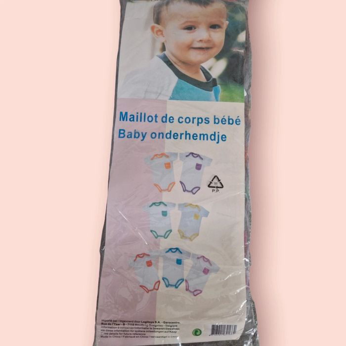 Lot de 7 bodys manches courtes. - photo numéro 2