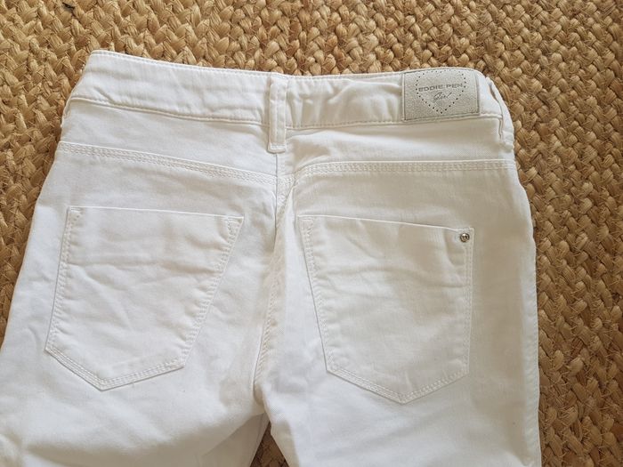 Jeans slim blanc
Eddie pen
Taille 8 ans
Etat neuf. Porté une fois - photo numéro 5