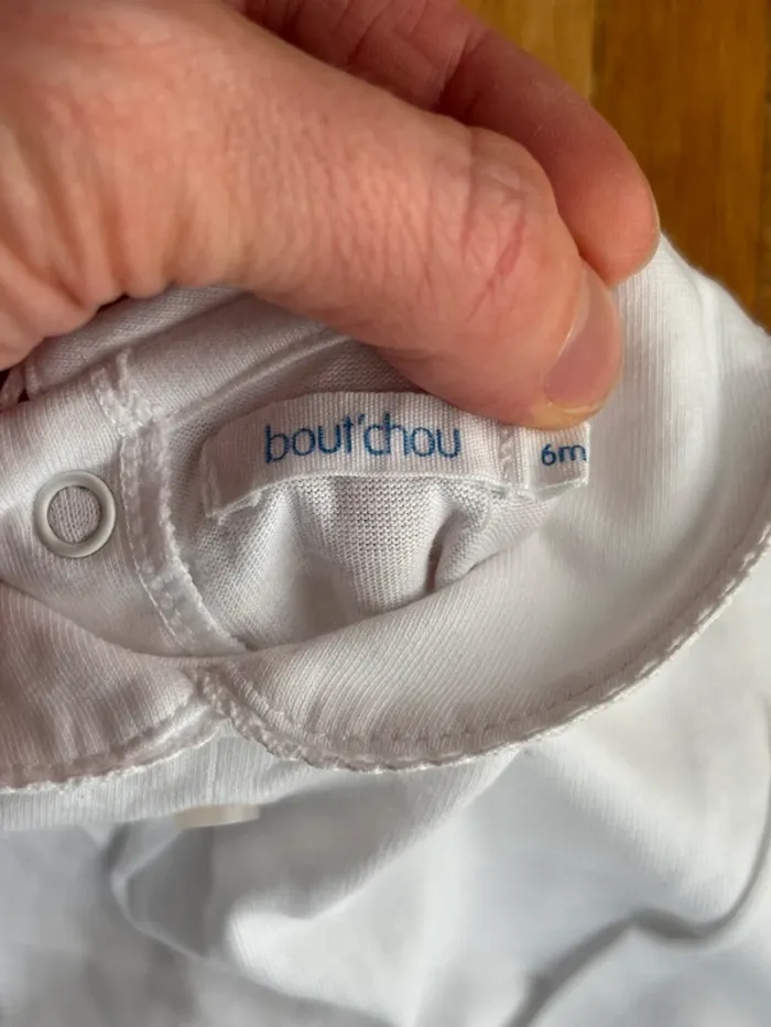 T-shirt Boutchou 6 mois comme neuf - photo numéro 3