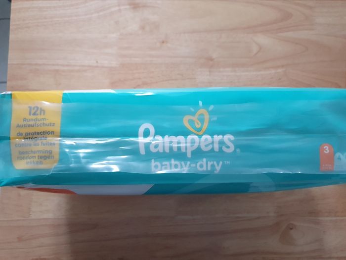 Couche pampers baby-dry - photo numéro 3