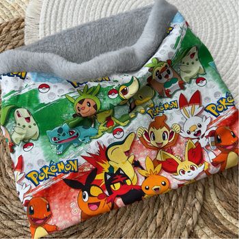 Snood Pokémon en polaire taille 6/8 ans existe aussi en plus grand