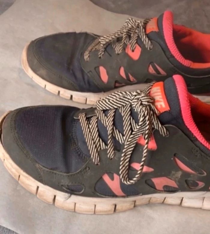 Basket Nike noir et bleu marine femme 38,5 - photo numéro 2