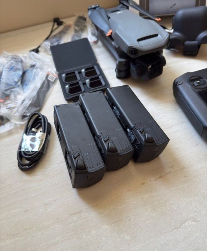 DJI Mavic 3 Fly More Combo - photo numéro 3