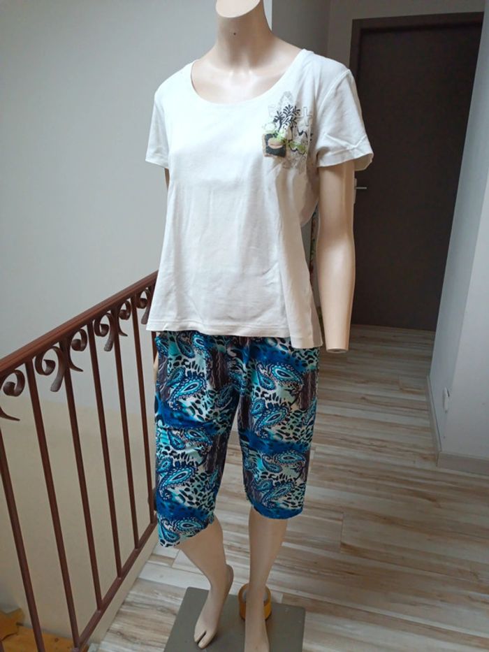Pantacourt femme 38/40 et tee shirt blanc - photo numéro 3