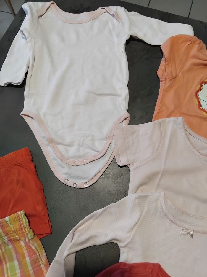 Lot vetemenr fille 2 ans - photo numéro 5