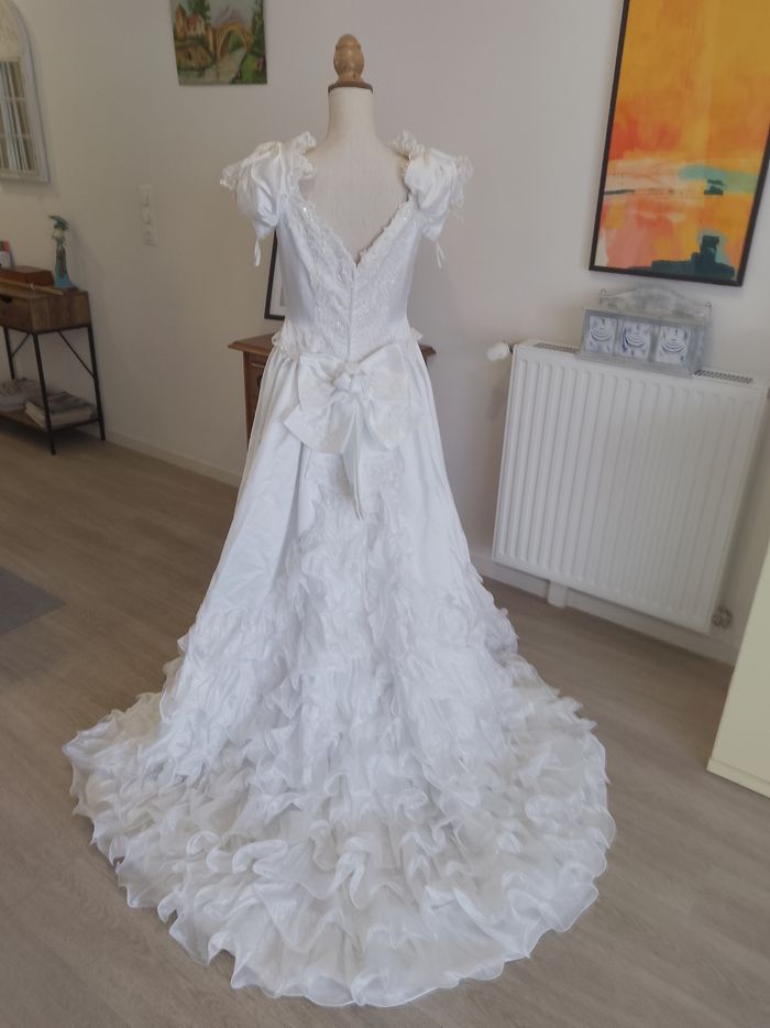 Robe de mariée blanche avec traîne '' Sarah'' - photo numéro 5