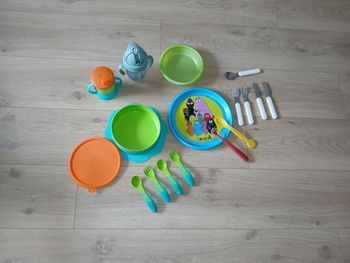 Lot vaisselle bébé Tupperware