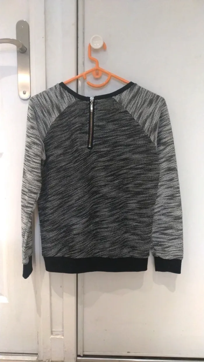 Pull léger large gris, blanc et noir - photo numéro 2