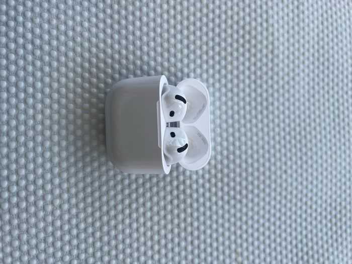 Air pods 4 avec réduction de bruit neuf - photo numéro 8