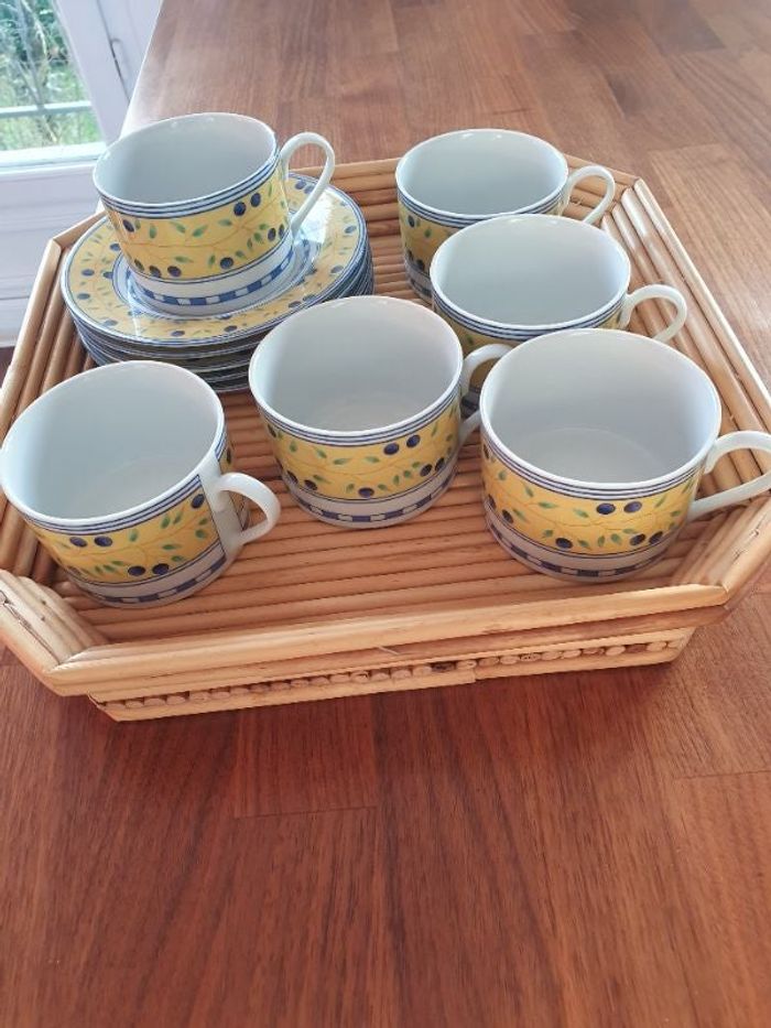 Service à café motif provençale avec plateau en osier