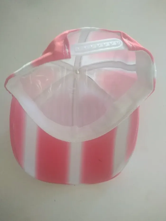 Casquette rose et blanche - photo numéro 4