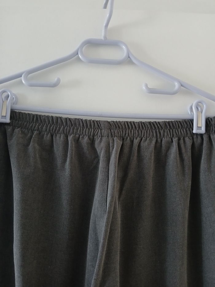 Pantalon ou pantacourt Afibel
Taille 50 - photo numéro 4