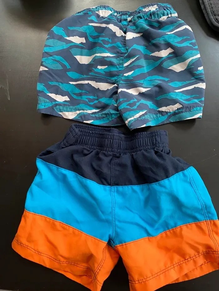 2 shorts de bain neufs