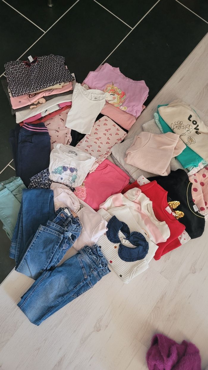 Gros lot vêtements fille 5 ans