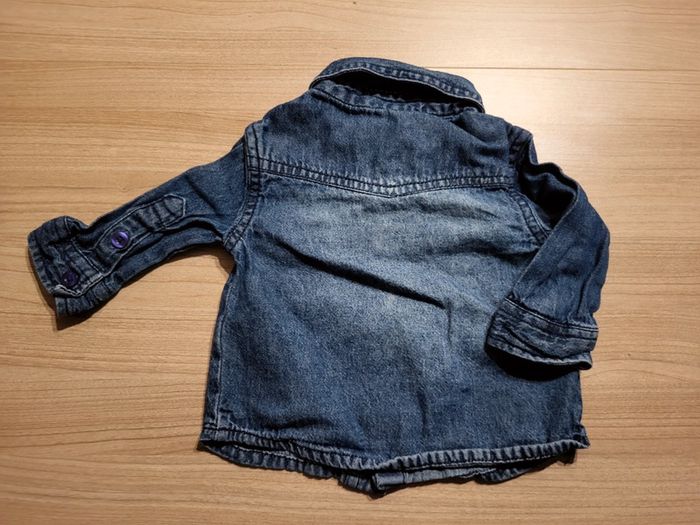 Chemise en jeans taille 6 mois - photo numéro 2