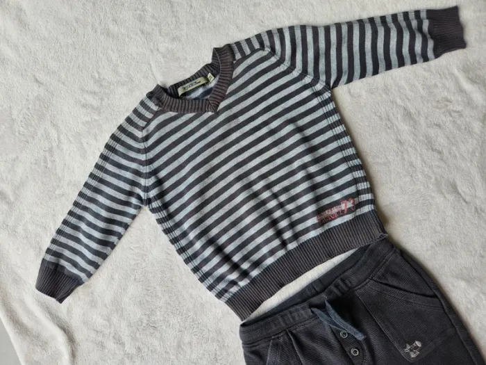 Tenue pull + pantalon 3 ans - photo numéro 2