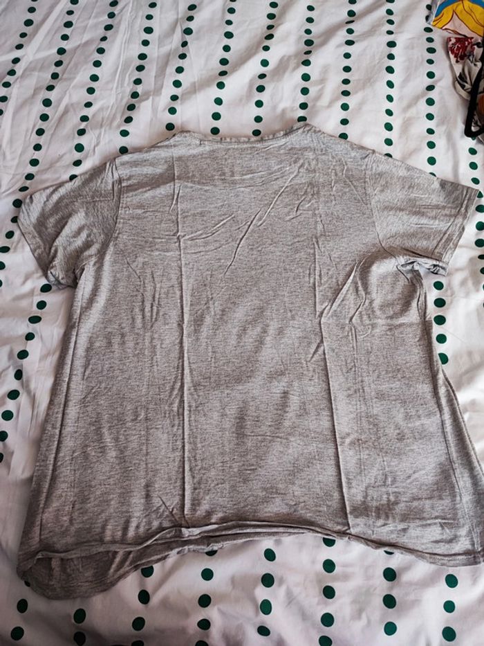 Tee shirt gris - photo numéro 4