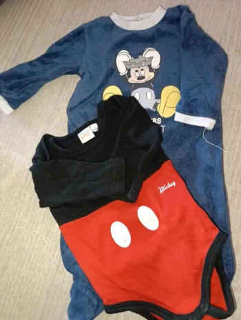 Pyjama + bodies, taille 3 mois.