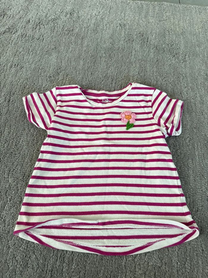 Tshirt fille taille 116 c&a fleuri