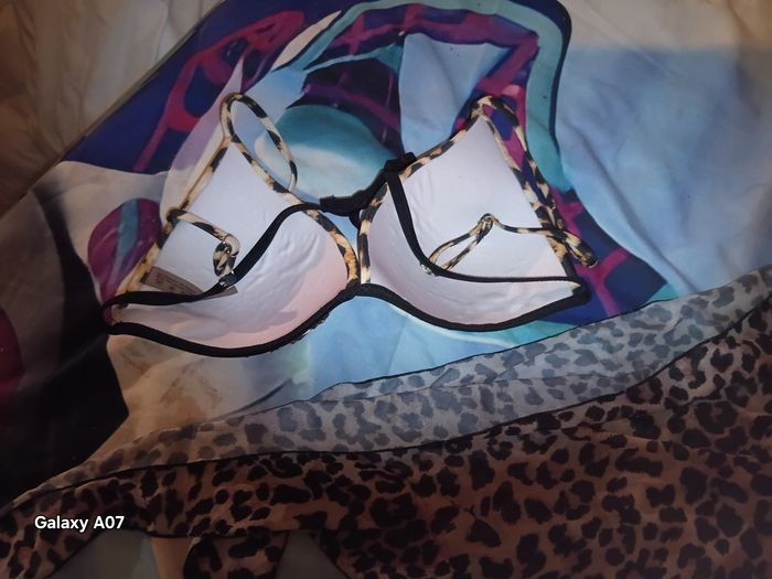 Soutien gorge maillot de bain et pareo - photo numéro 3