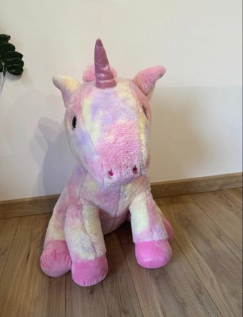 Grande peluche, licorne