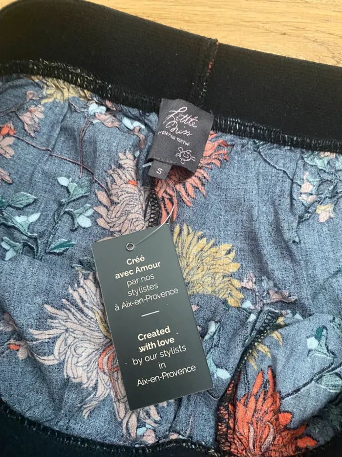 Pantalon fluide fleurie little miss captain tortue en S - photo numéro 3