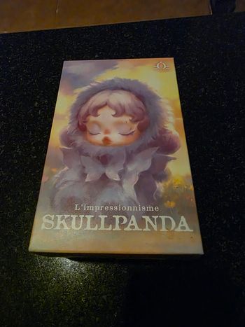 Kullpanda Pop mart figurine +sa carte dans boîte d'origine neuf