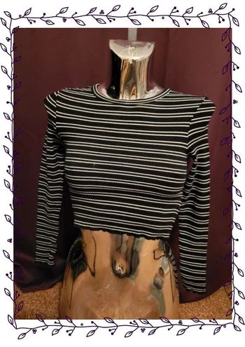 Haut court à rayures