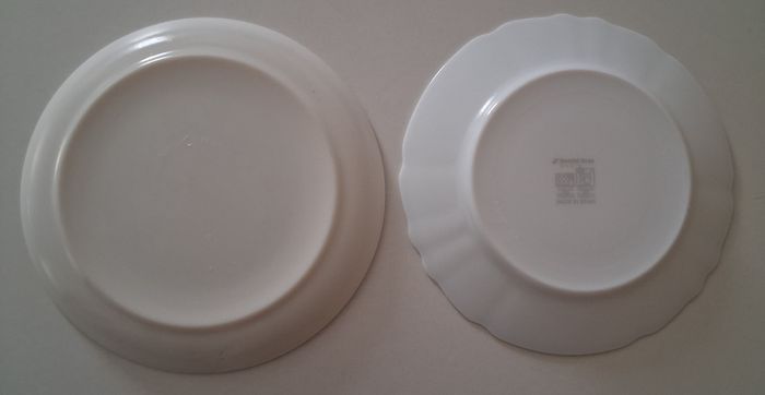 Lot de 4 assiettes à dessert et une sous-tasse - photo numéro 3